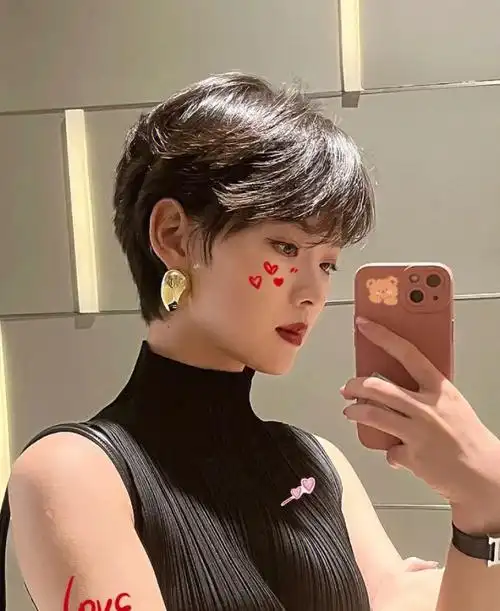 圆脸 大脸也能驾驭#西安发型设计  #女生短发发型  #女生发型参考