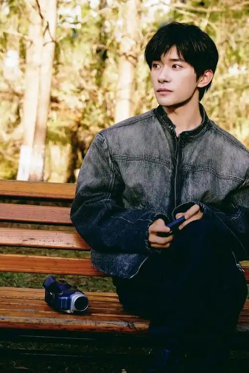 易烊千玺情人节大片,春日少年氛围感