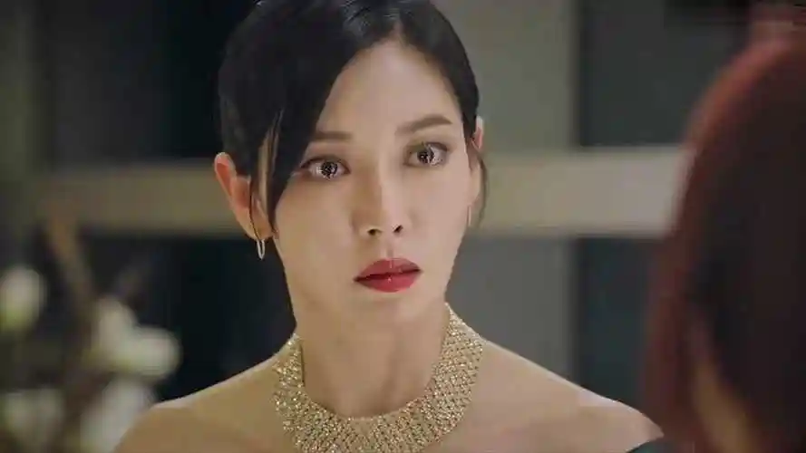 韩剧顶楼第二季吴允熙想要把千瑞珍抢走的一切全部拿回来