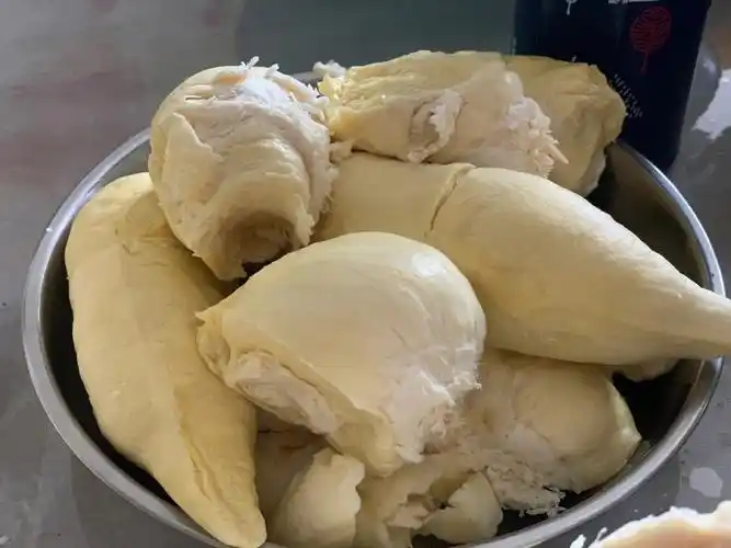 图五是地铁旁边的卡车00买的,230一个说是6斤,感觉根本没有