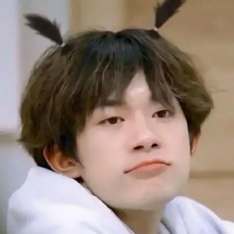 易烊千玺搞笑头像图片可保存相册