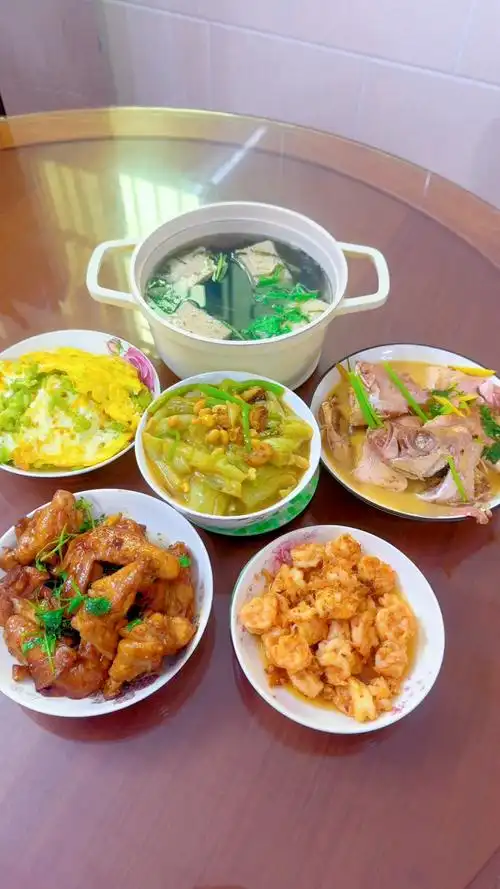 潮汕家常菜,汕头婆婆午餐安排五菜一汤,茄子这样做比肉还要香