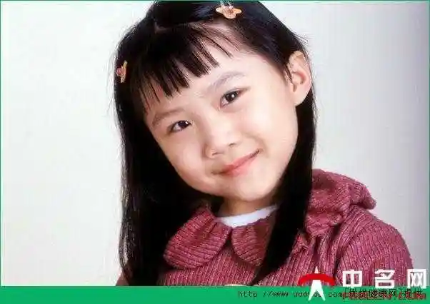 而10岁的女孩乳房开始发育变大属于正常现象,但如果表现出乳房肥大