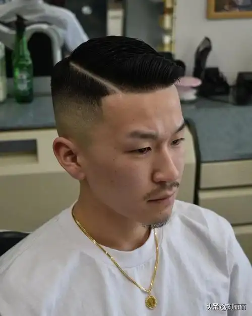 男士发型大全各种脸型,13款男生帅气阳光干净发型