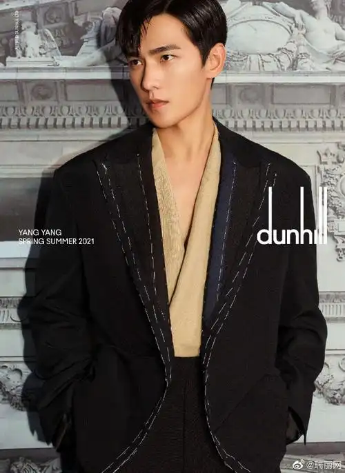 【#杨洋锁骨#】杨洋超话首次出镜演绎 dunhill 2021春夏系列广告大片
