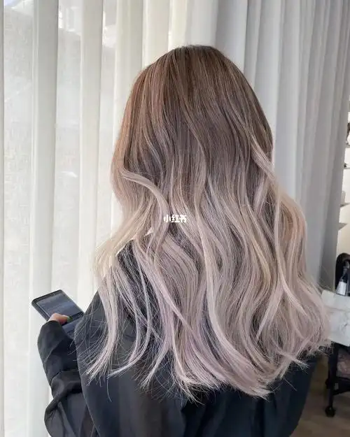 长头发小仙女适合染什么颜色