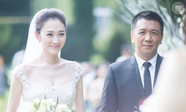 与男友同居七年无果,无奈分手嫁苦等16年男闺蜜,现被宠成|李小冉|鄢颇