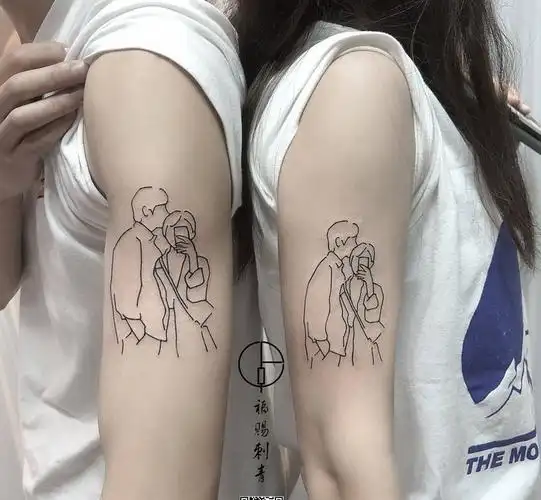 情侣纹身图片_手臂手部点刺几何纹身图案