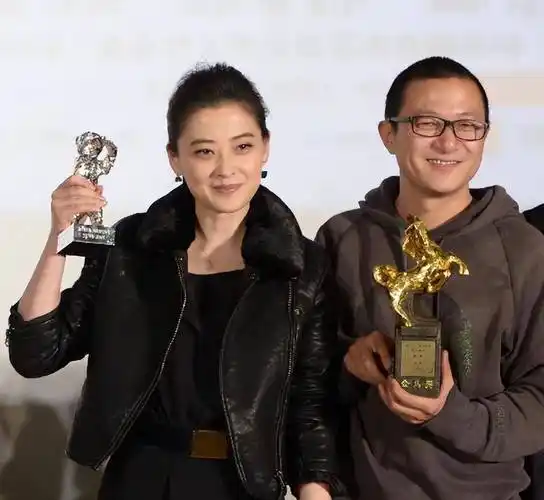 梅婷不嫌贫爱富,甘嫁普通人,最终寻得真爱,令天下妻子羡慕_曾剑_婚姻