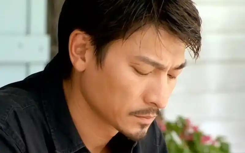 《阿虎》华仔的第100部电影,一部让人看哭爱情的电影,现在再也拍不