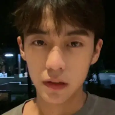 耐看帅气真人男生头像年年有余