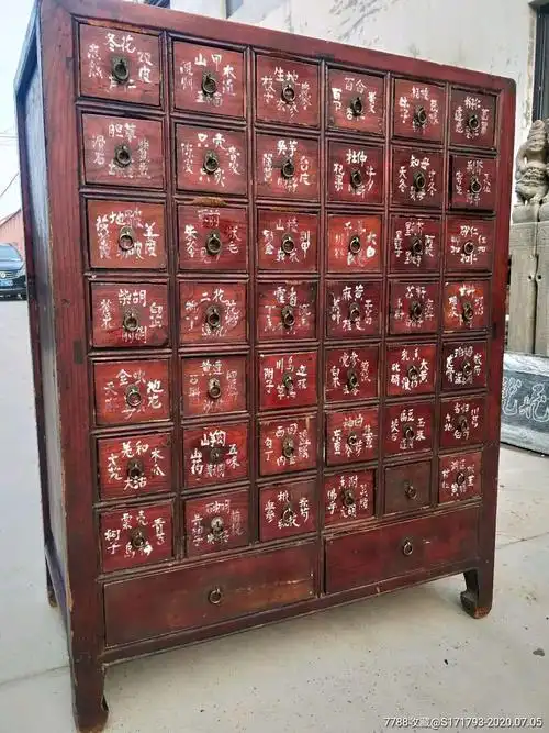 清代,中医用的老药柜