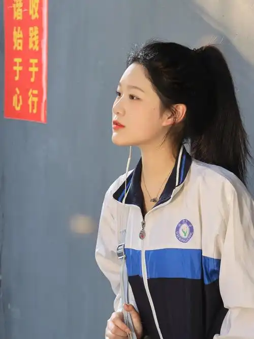 校服拍照一起重返十八岁