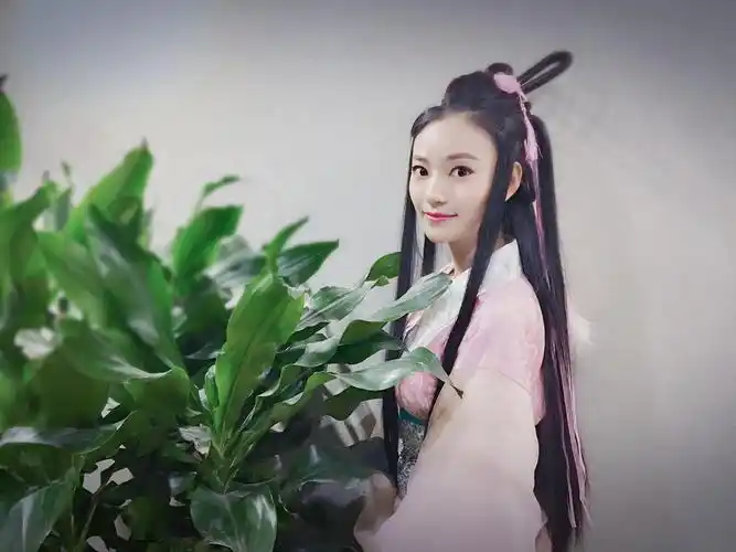 p data-id="gnzzvlcmts">安宁,出生于陕西咸阳,中国内地女演员.