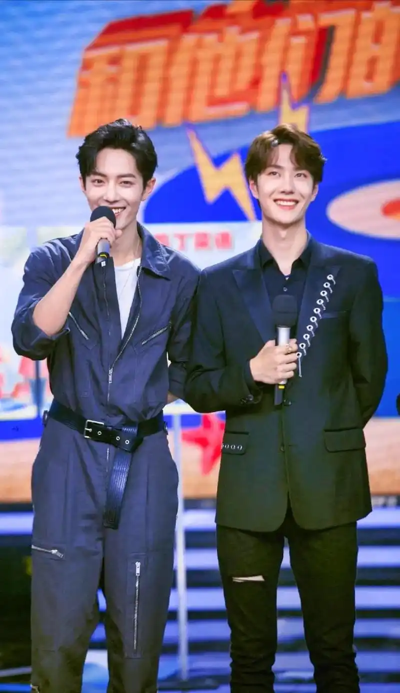 完了!我的抖音刷成#王一博 #肖战 专场了,你猜喜欢谁多一点 - 抖音