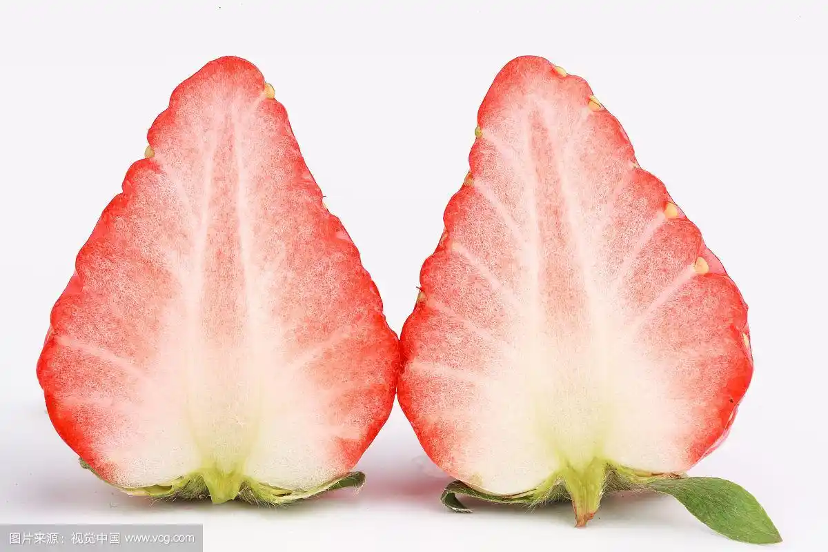 切开的草莓剖面