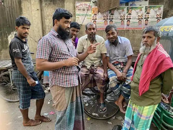 国首都达卡是世界最脏的首都之一 孟加拉国人这种苦力的工人收入很低