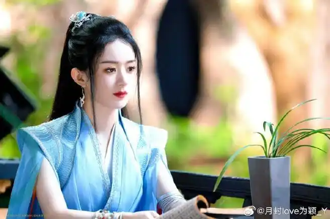 电视剧与凤行超话    99#赵丽颖与凤行#99#赵丽颖沈璃#    红缨