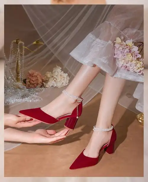 婚鞋一字带红色高跟鞋新娘婚鞋夏季女秀禾鞋结婚中式粗跟单鞋女一字带