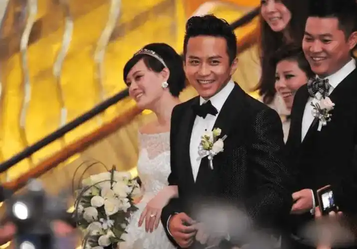 聂宁是他初恋,和郝蕾同居三年,邓超当年为何转身娶了孙俪?