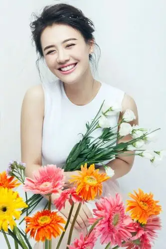 灿烂如花的笑容清纯美女明星马思纯写真