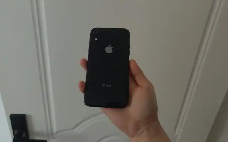 苹果xr 128g 无锁 有面容 899 是否值得购买?