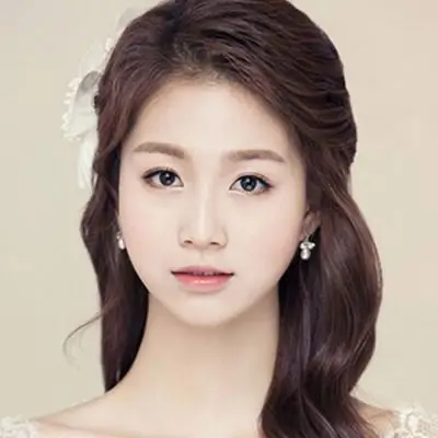 长发新娘发型图片展示散发出浪漫唯美的气息