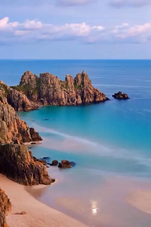 美丽海洋蓝天碧水沙滩自然风景唯美壁纸插画