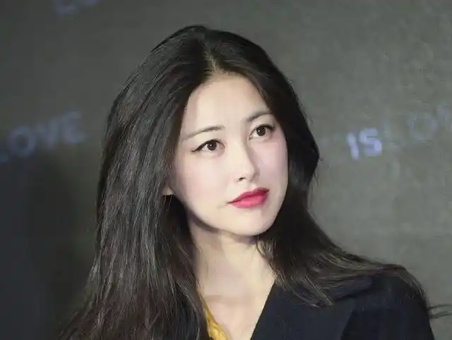 她被誉为中国第一美女 是美貌与智慧并存的演员,因演技好走红