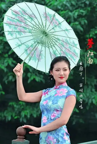 江南水乡旗袍美女你最喜欢第几个