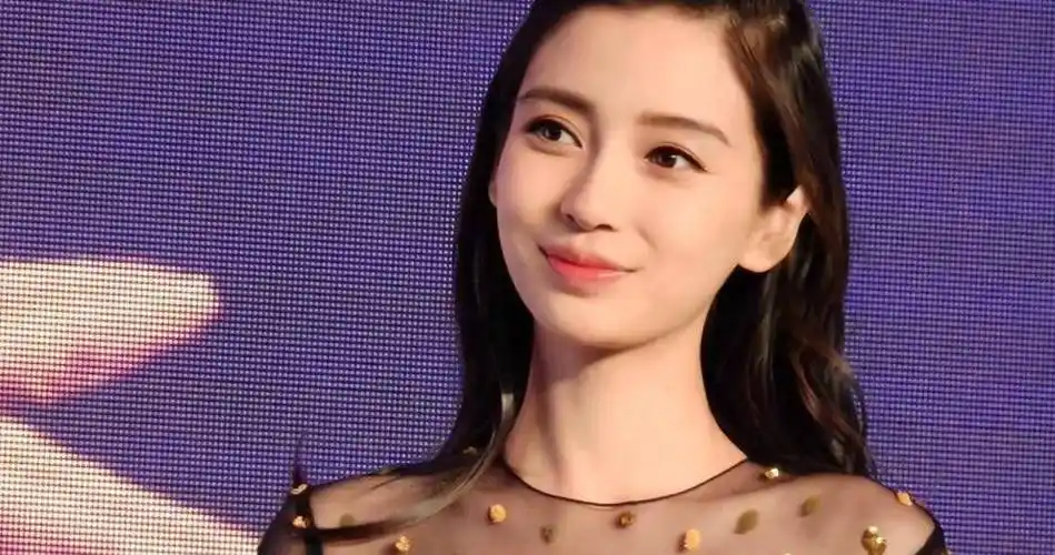 我差点没认出那是杨颖!