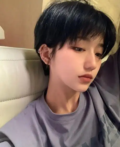 少年感女生短发发型女生超短发 露耳超短发喜欢超短发的妹子们可以