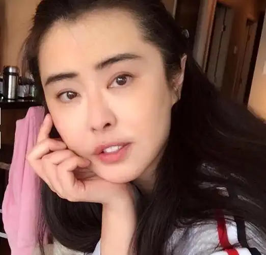 龅牙也好看的女星,我只服这7位,"美人三分龅"果然没骗我