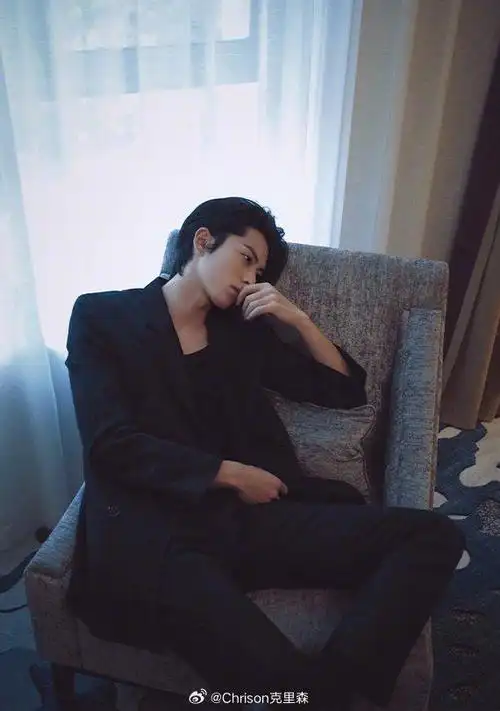 王鹤棣┊ all black西装造型 狼奔头