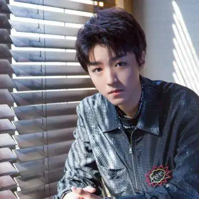 王俊凯个性头像_大陆明星头像_kanqq个性网手机版