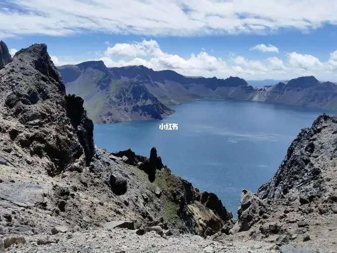 2022年8月10日的长白山天池景区