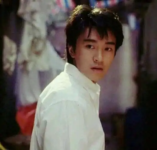 有一种帅叫年轻时的周星驰谁说星爷大众脸的