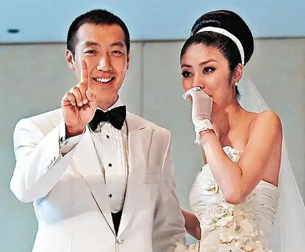 陈慧琳:嫁给相爱16年男友,40岁生二胎,两个儿子是她的心头宝_刘建浩