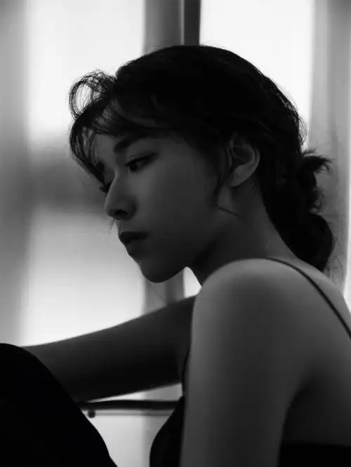 黑白高级感没人拍情绪片我真的会伤心的ok