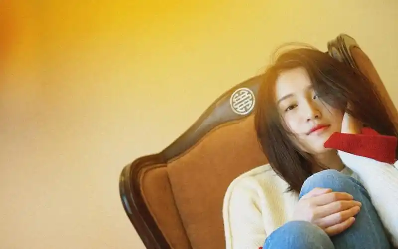 苏青慵懒风迷人写真图片桌面壁纸