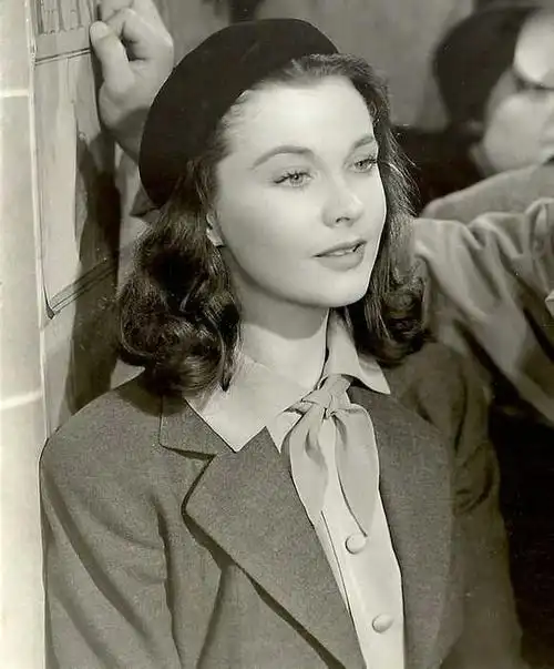 最后贴几张费雯丽的美图