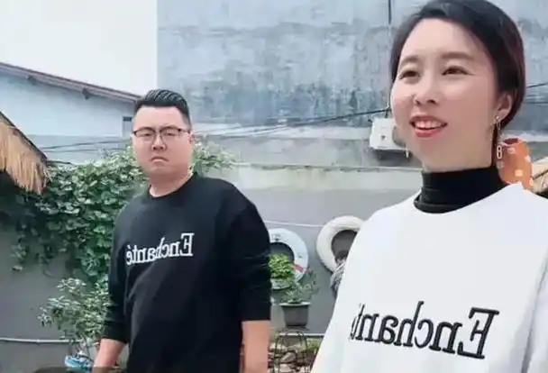 相由心生郭威妻子田静再开播人气不足千人弟媳现身直播间捧场