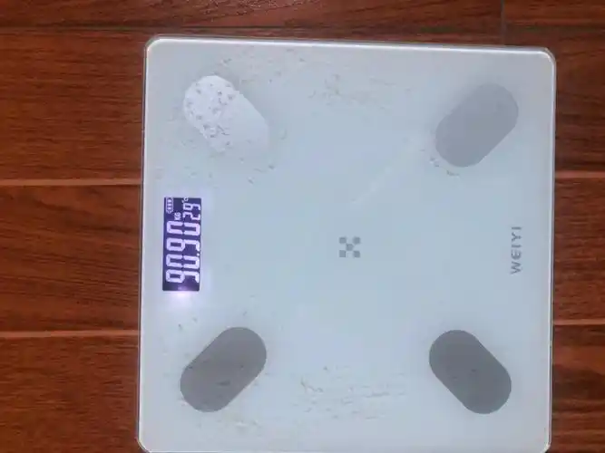 55kg昨天体重:91.05kg今日体重:90.90kg↓↓↓0.15kg已减重:5.