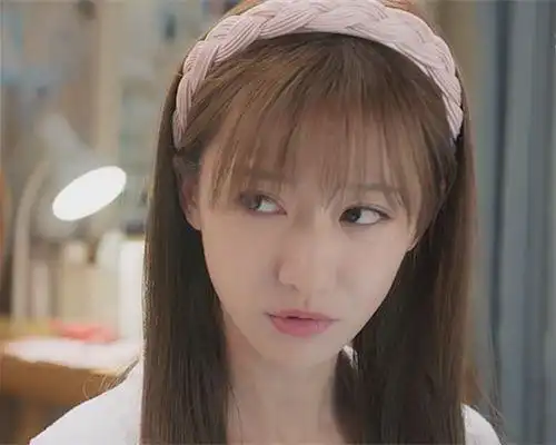 他在逆光中告白女主7岁开始拍戏杨紫的大学同学同人不同命