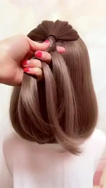 短发也能扎出鱼骨辫,你学会了吗?