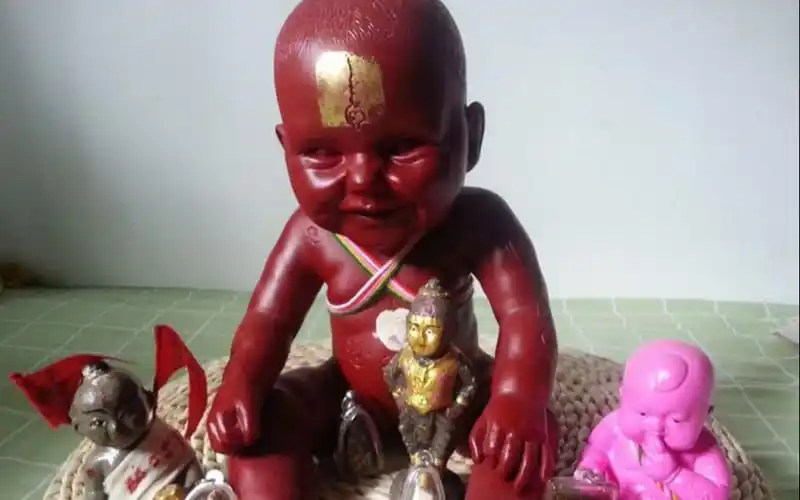 【鬼兄奇谈】朋友养小鬼"心术不正",以血喂养竟遭反噬!