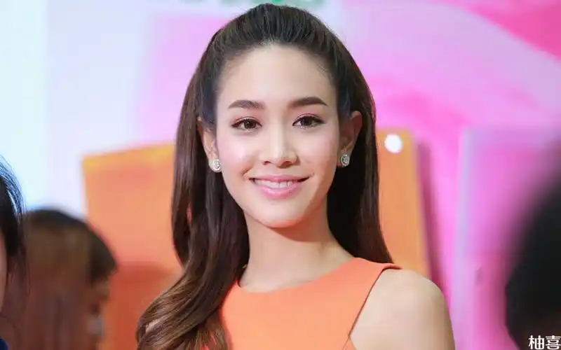 中泰混血明星-min