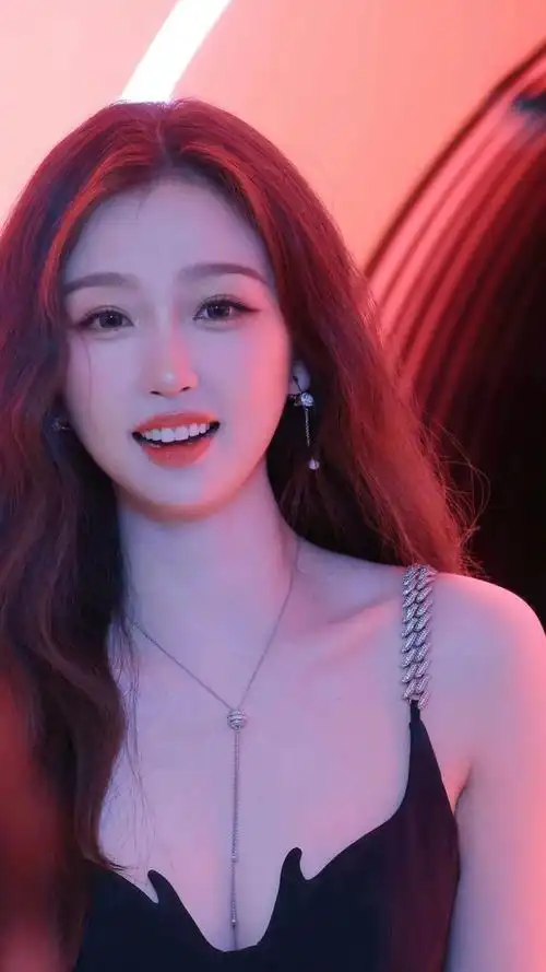 虞书欣美图欣赏,知己难求,干了这杯还有三杯|感情|虞书欣|撑伞_新浪