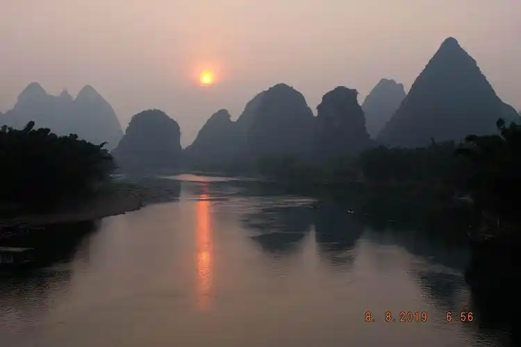 桂林山水甲天下,阳朔风景甲桂林.