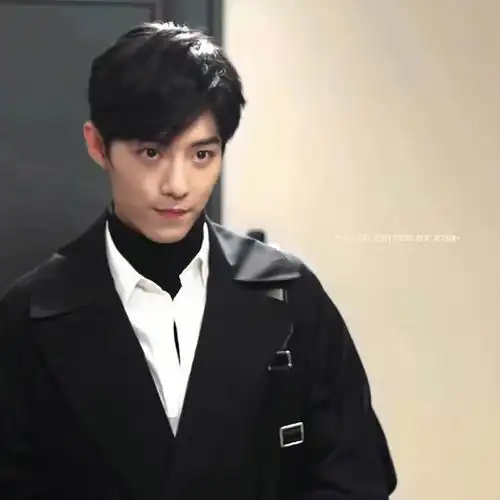 肖战与狗勾头像